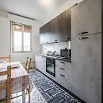Smart Near Policlinico & Center *