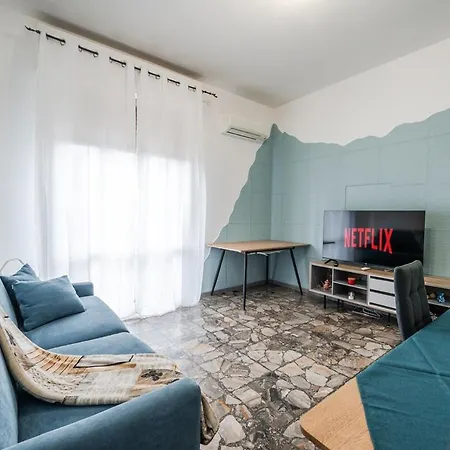 Smart Near Policlinico & Center Lejlighed