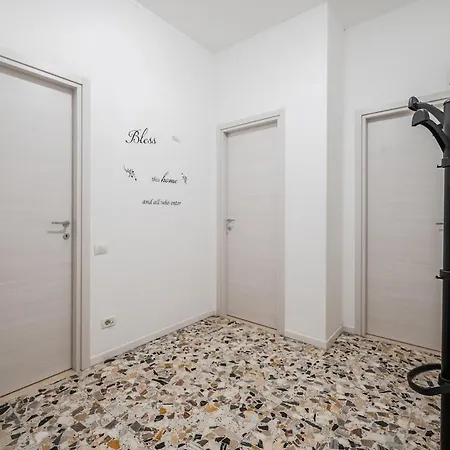 Smart Near Policlinico & Center Apartment Modena