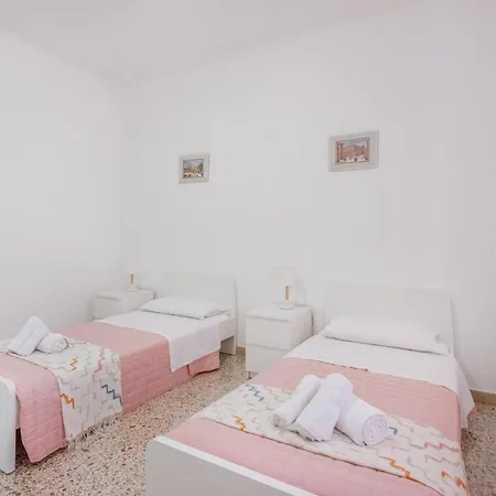 Apartmán Smart Near Policlinico & Center