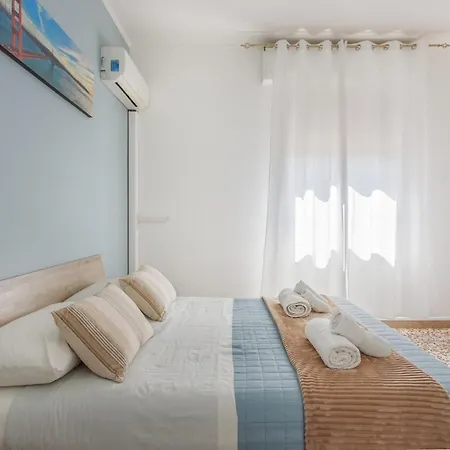 Smart Near Policlinico & Center Apartmán *
