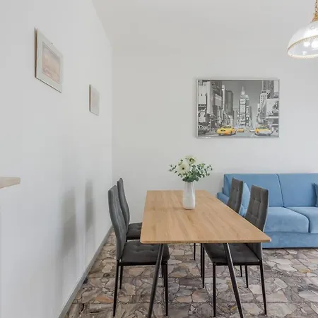 Smart Near Policlinico & Center Apartmán