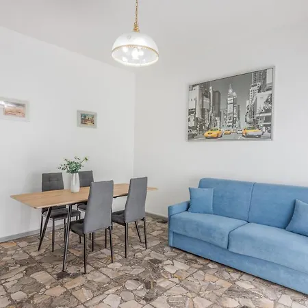 Smart Near Policlinico & Center *